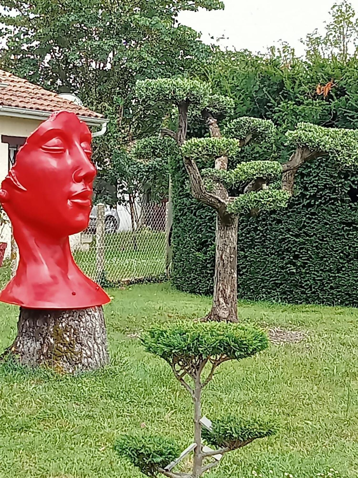Une Pause Quelque Part Au Jardin Des Erables Et Des Niwakis Saint-Medard-de-Guizieres المظهر الخارجي الصورة